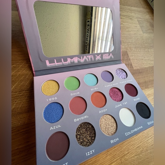 Illuminati Cosmetics, Illuminati X ISA Eyeshadow Palette, NEW - Picture 2 of 6